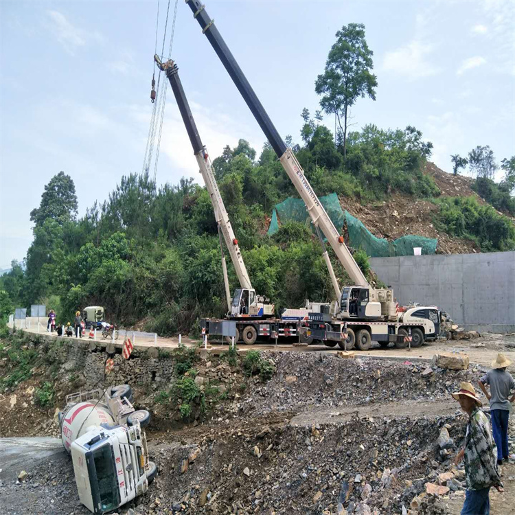 沙湖镇汽车掉沟里叫吊车救援要多少钱
